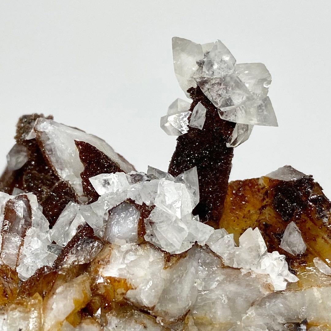 クォーツ　カルサイト　ロシア産　鉱物標本　原石　天然石　ストーン　共生　蛍光