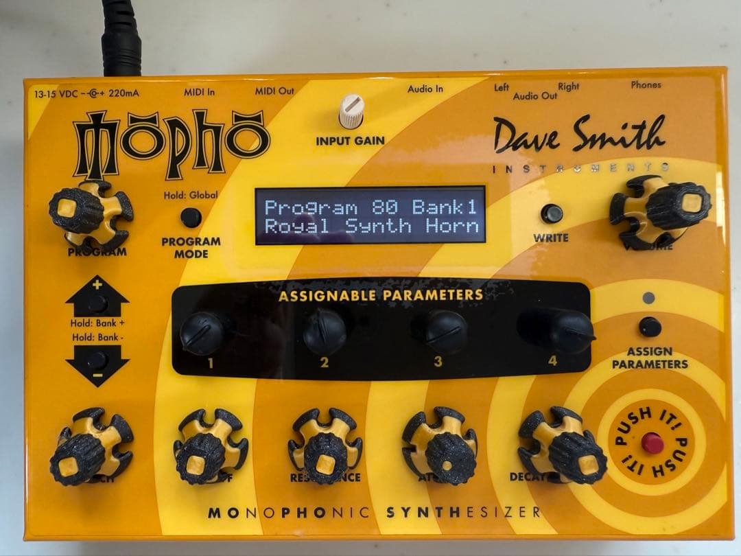Dave Smith Instruments Mophoアナログシンセサイザー