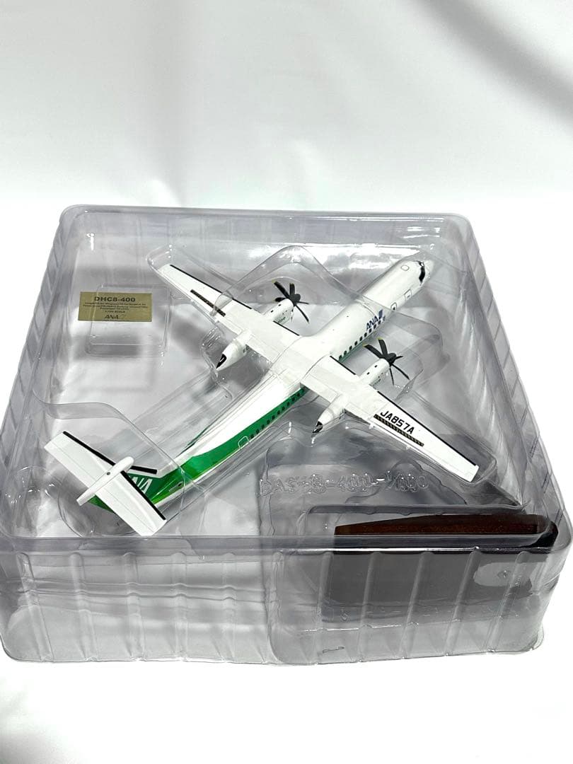 全日空商事 1/100 ANA DHC-8-400 NH11013 台座付き