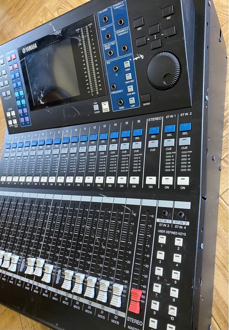 Yamaha LS9-16 ミキシングコンソール