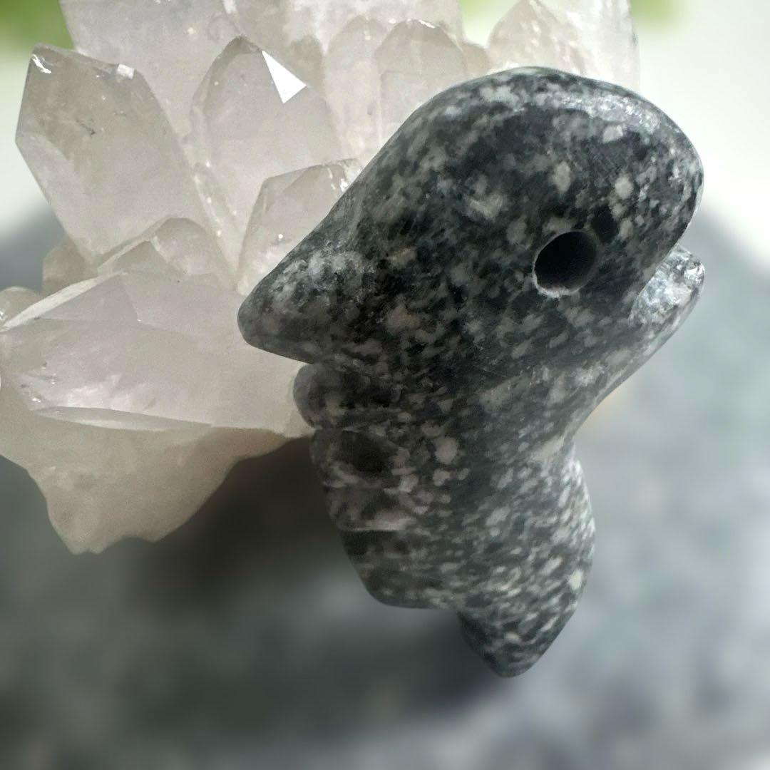 【遠野霊石】龍神様の鬣を宿す勾玉 唯一無二の龍神波動石　手掘り研磨　 オリジナル