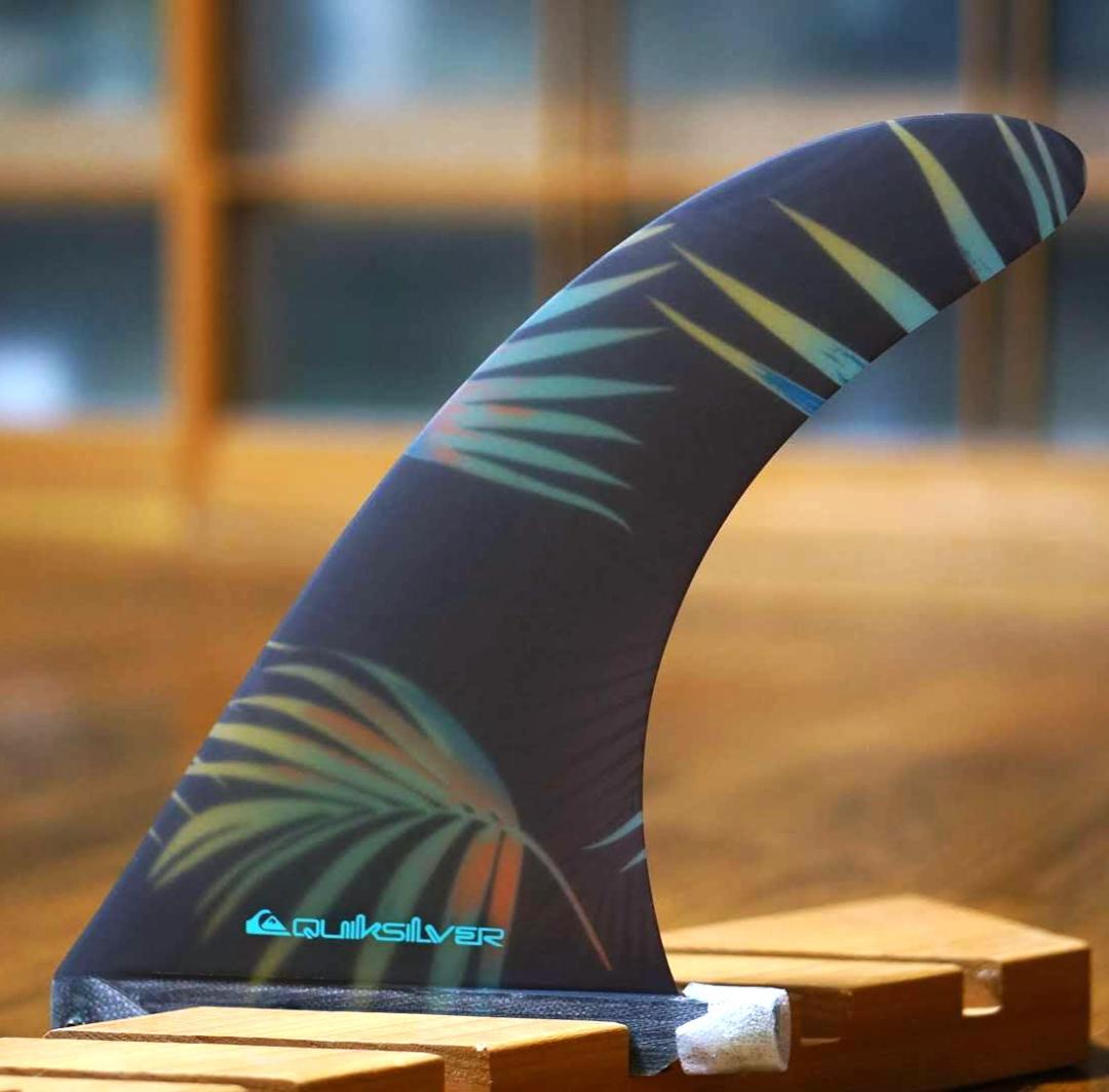 新品未使用クイックシルバー LBシングルフィン9,5　トロピカルデザイン