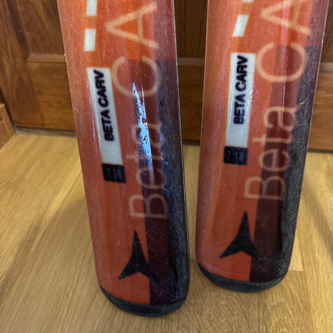 DOLOMITEドロミテのブーツ とAtomic スキー板とストックの３点セット