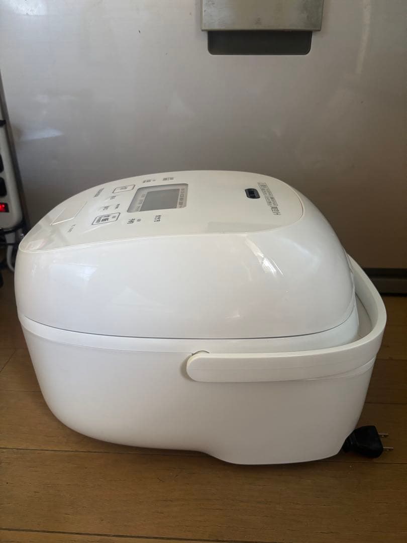 TOSHIBA　RC-10VRT　2022 年製真空IH炊飯器