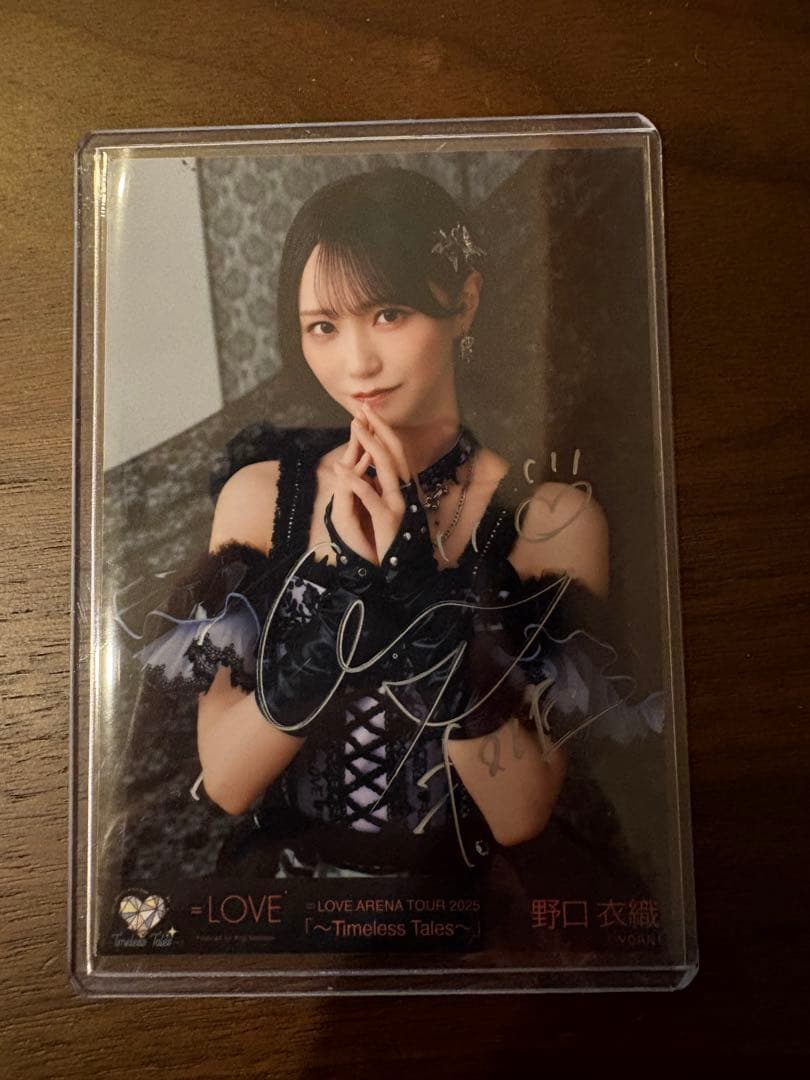 野口衣織 アリーナツアー2025 黒衣装 チュウ 直筆サイン付