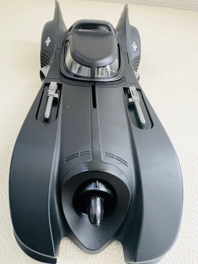 1:24 1989年映画版合金製バットモービル（新品.組立不要）