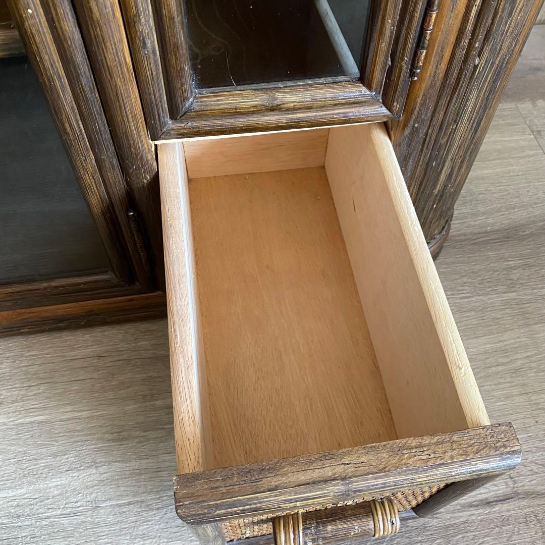 ラタン 籐　サイドボード　テレビ台　ガラス扉　古家具 昭和レトロ　ヴィンテージ
