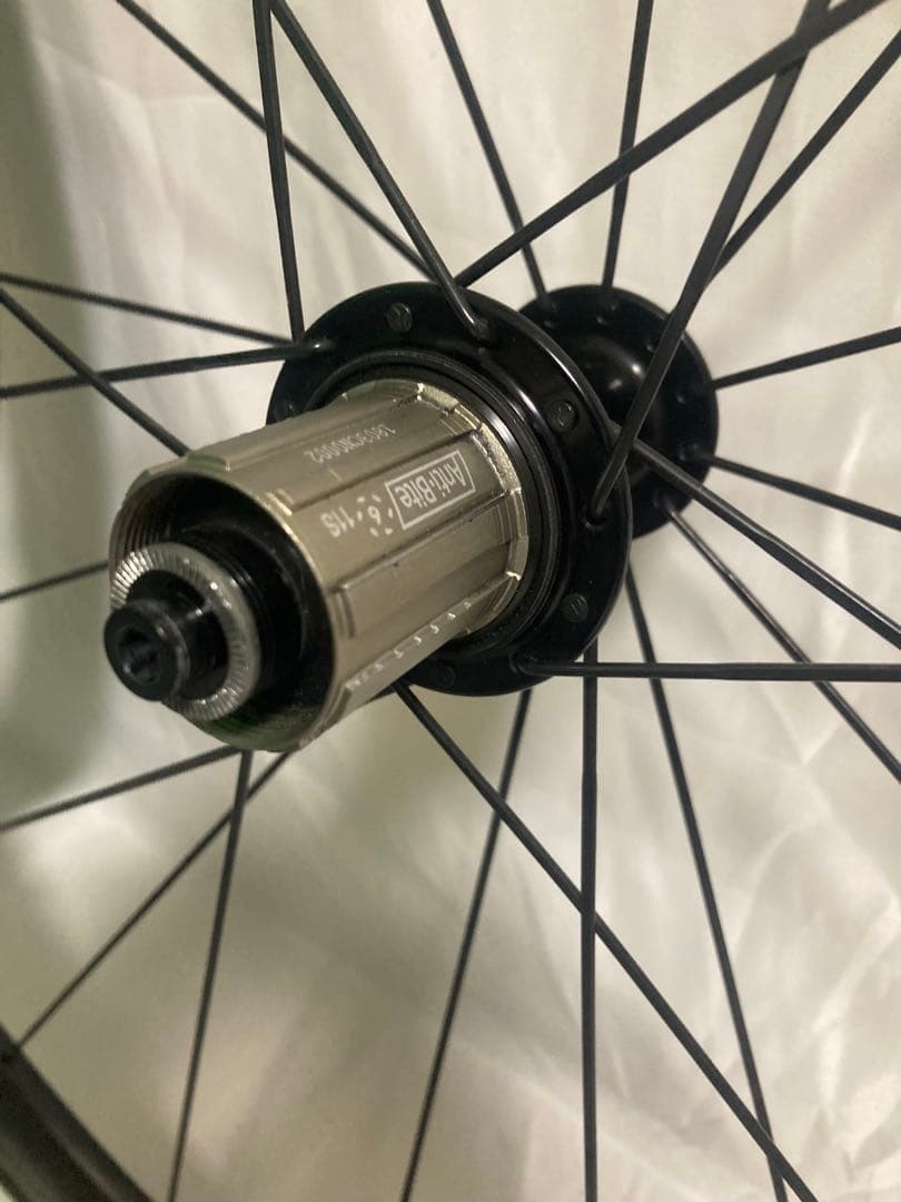 カーボンホイール リムブレーキ タイヤ付属