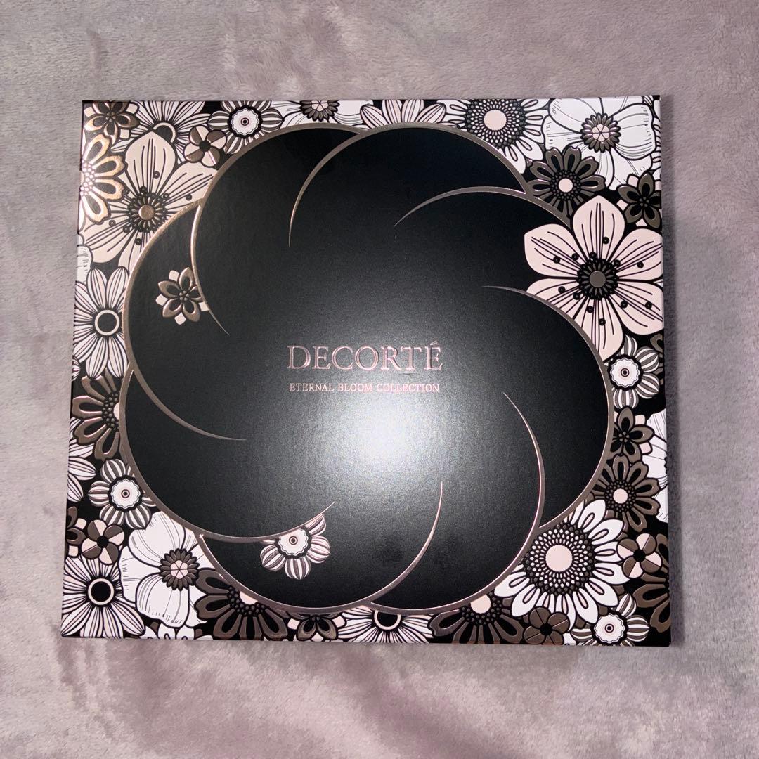 コスメデコルテ　2025クリスマスコフレ　アイシャドウ抜き