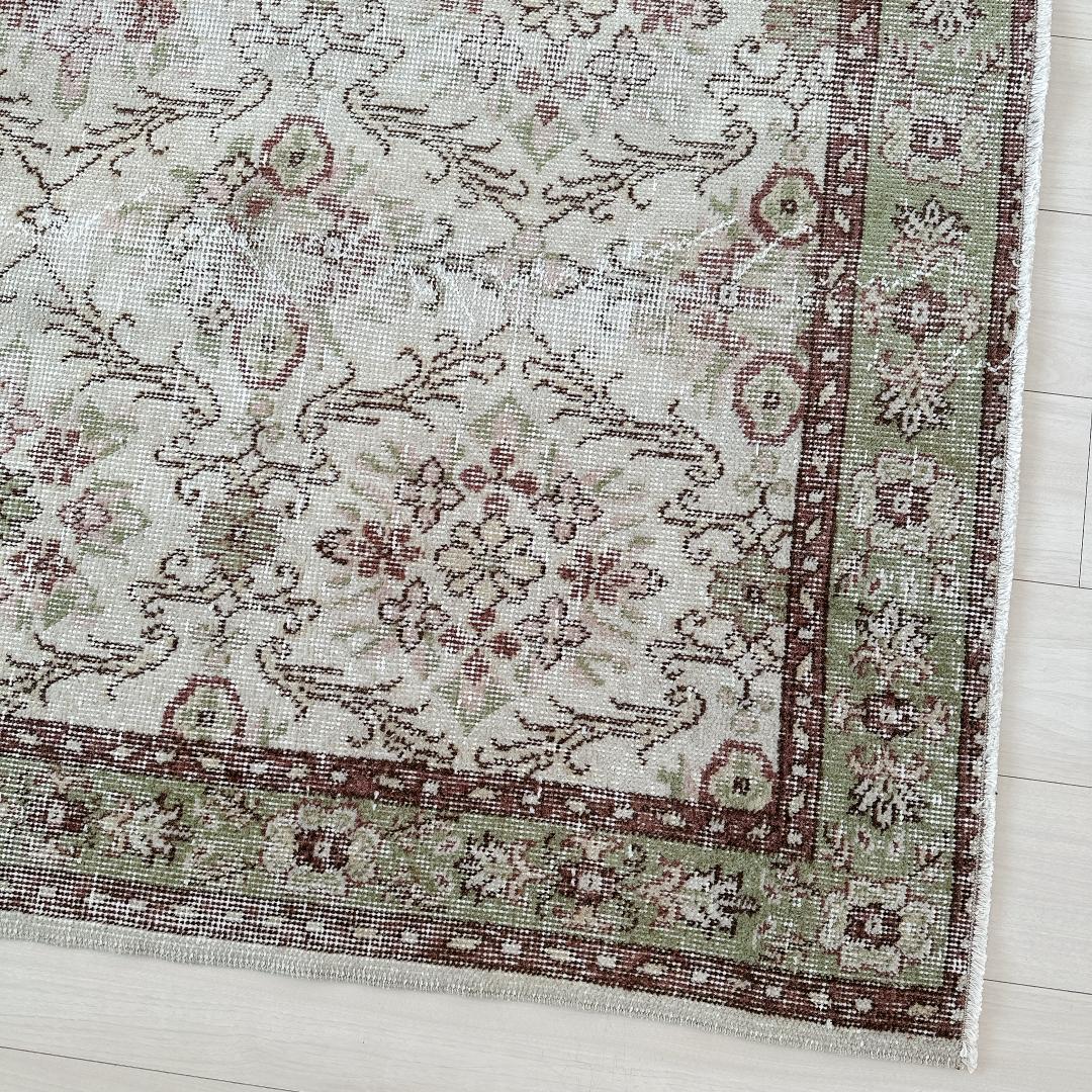 トルコヴィンテージラグ A93 レア クリーム グリーン ブラウン ピンク