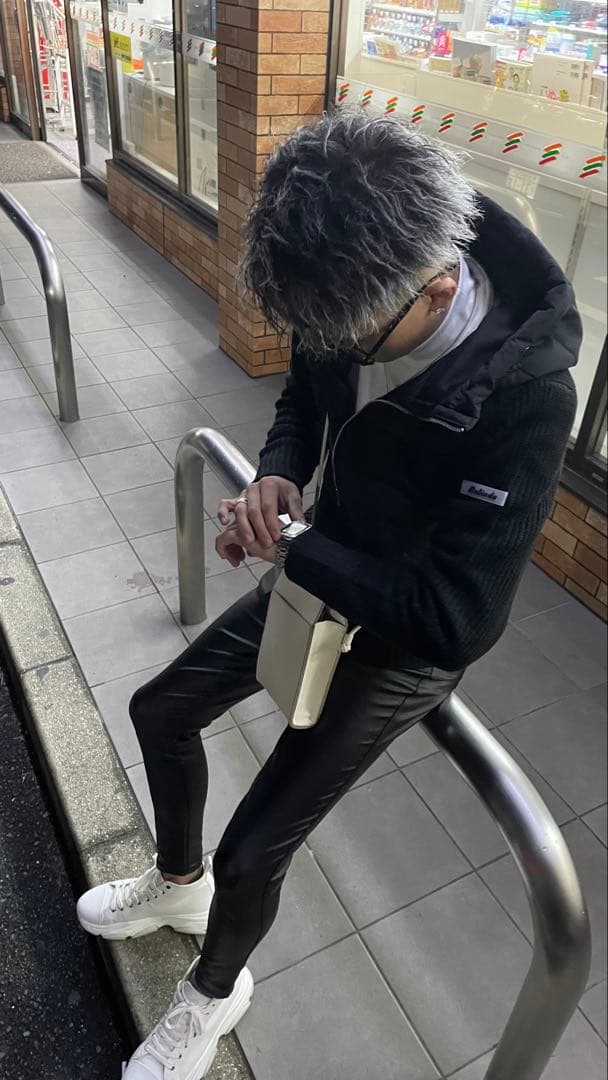 人気ダウンニットBelindaです!! タグの方に汚れがあります。