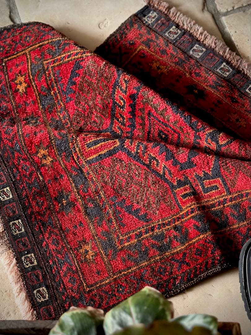 トライバルラグ　ヴィンテージラグ　アフガン　ミニラグ　バルーチ族　プリミティブ