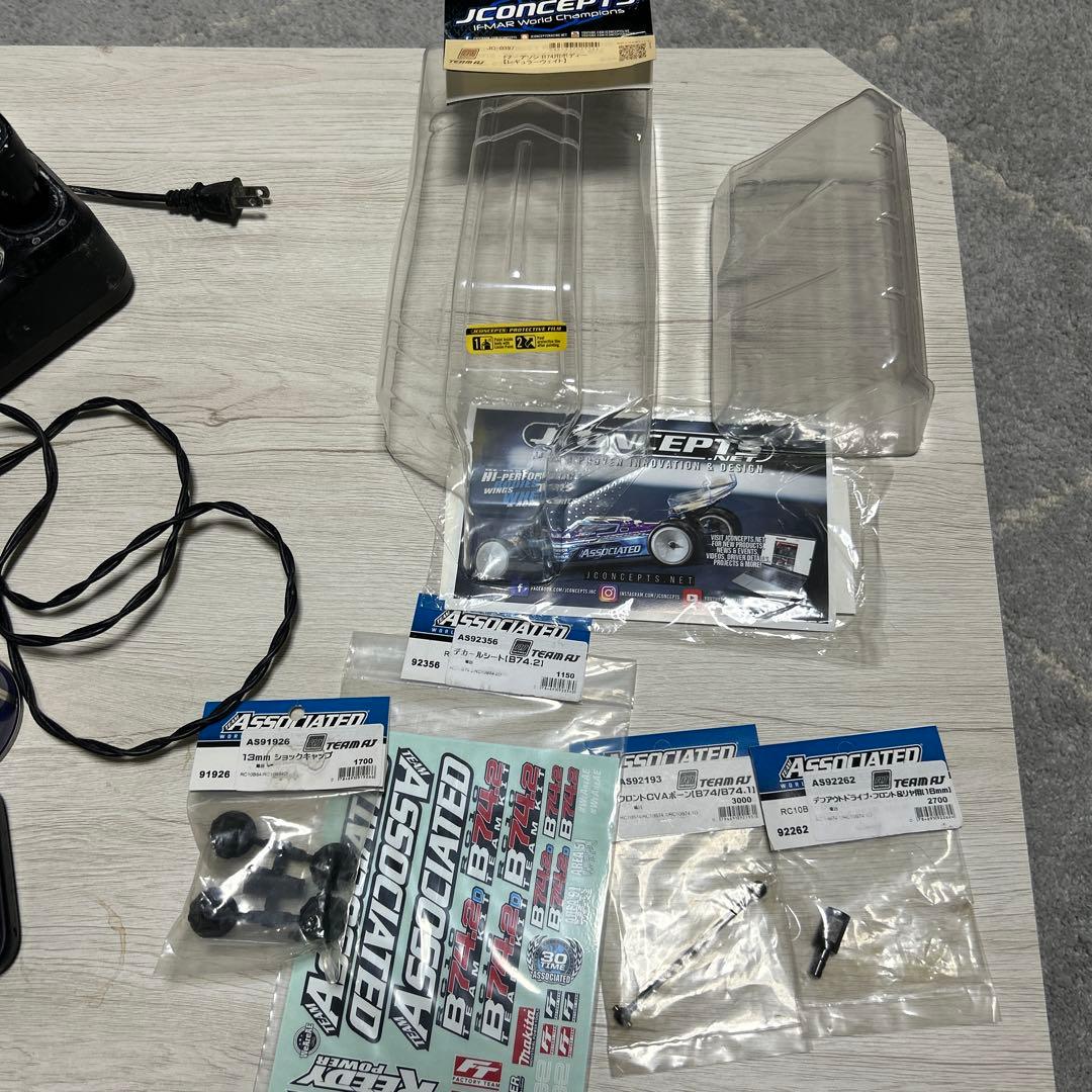ASSOCIATED B74.2D ラジコン