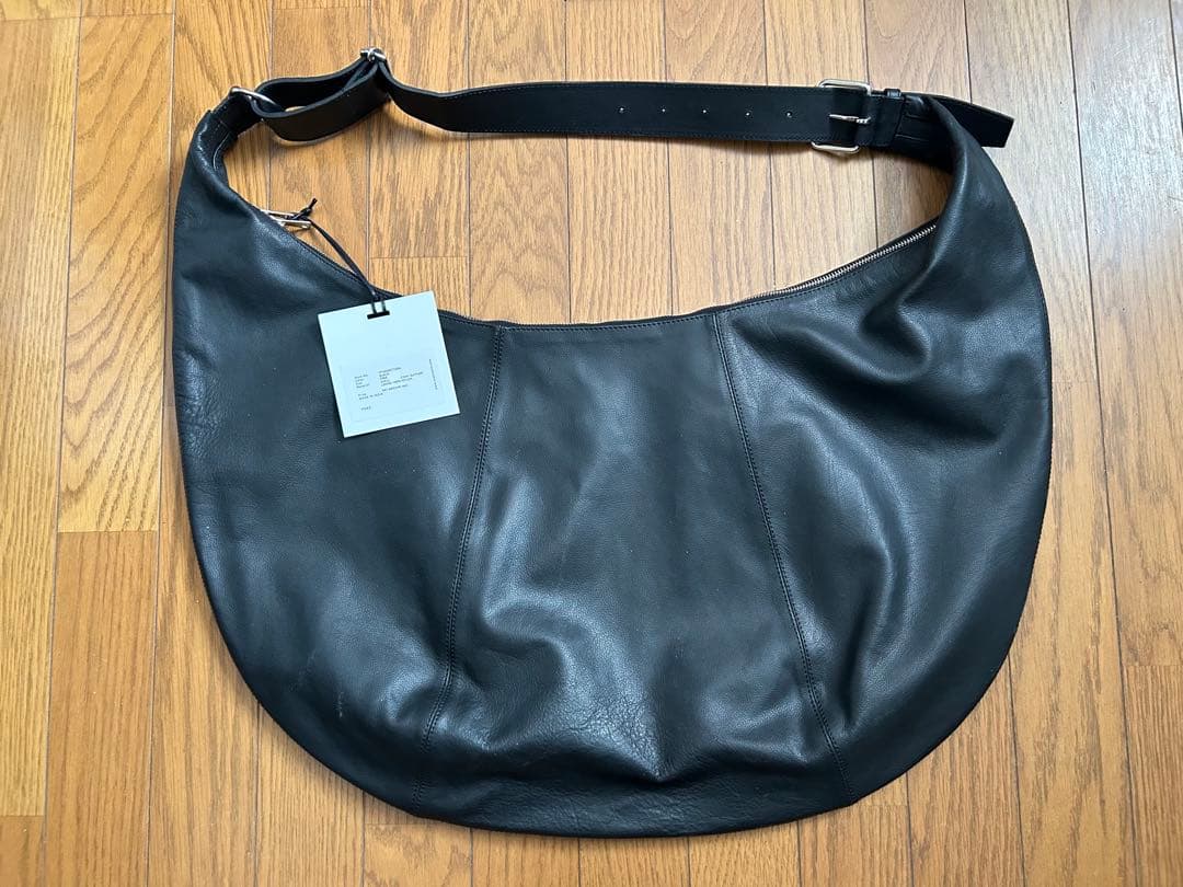 YOKE Carf Leather Circle Bag ブラック
