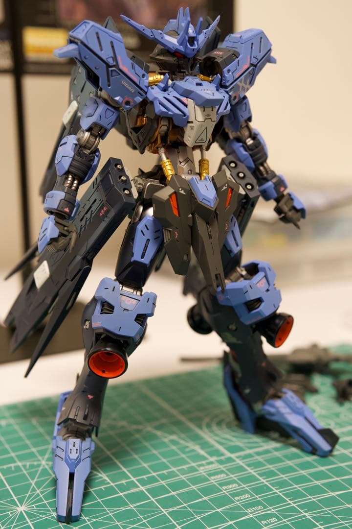 MG 1/100 ガンダム ヴィダール 塗装済み 完成品 艶消仕上げ ガンプラ