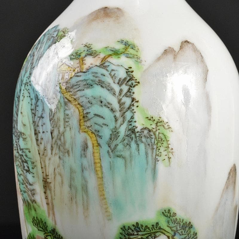 中国　中国景徳鎮製款　薄胎　粉彩漢詩山水文瓶　V　R6656