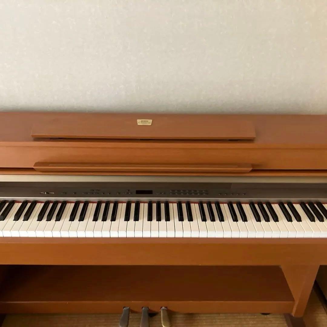 YAMAHA CLP−330 電子ピアノ ブラウン ペダルセット付きます