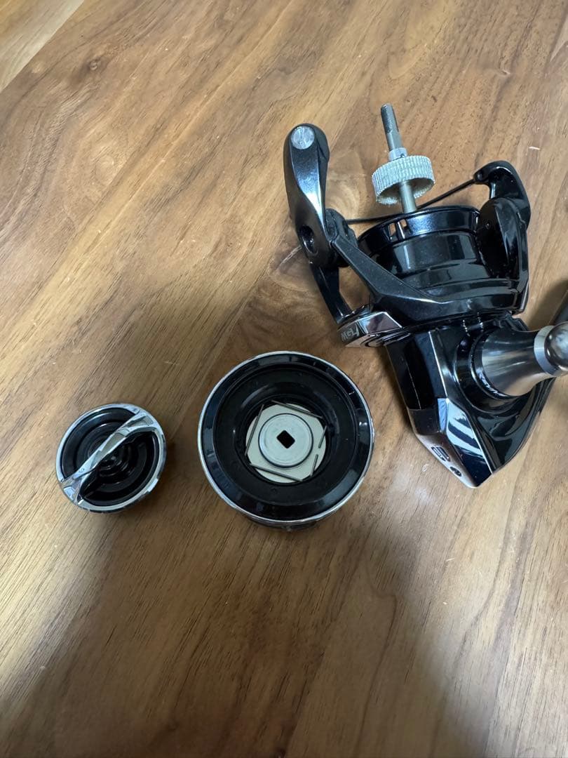 シマノ 23ヴァンキッシュ C2000S エリアトラウト　カーボンハンドル