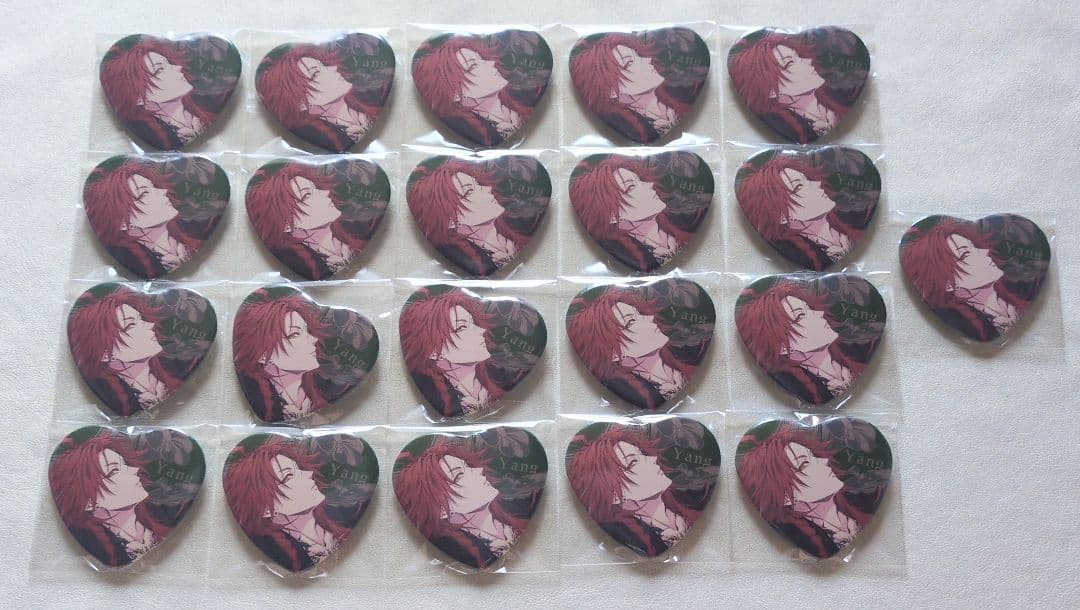 ピオフィ 楊 ハート缶バッジ 21点セット