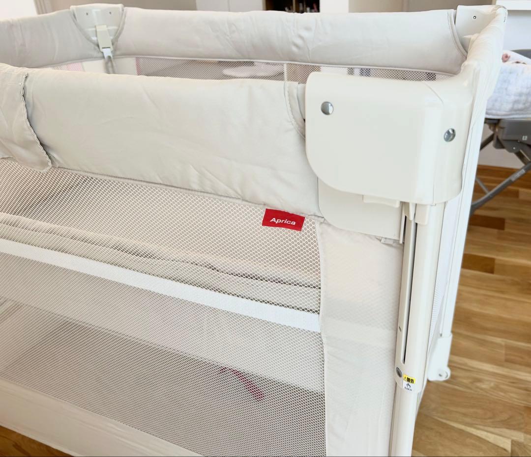 【美品】Aprica アップリカ ココネルエアー ホワイト 折り畳みベビーベッド