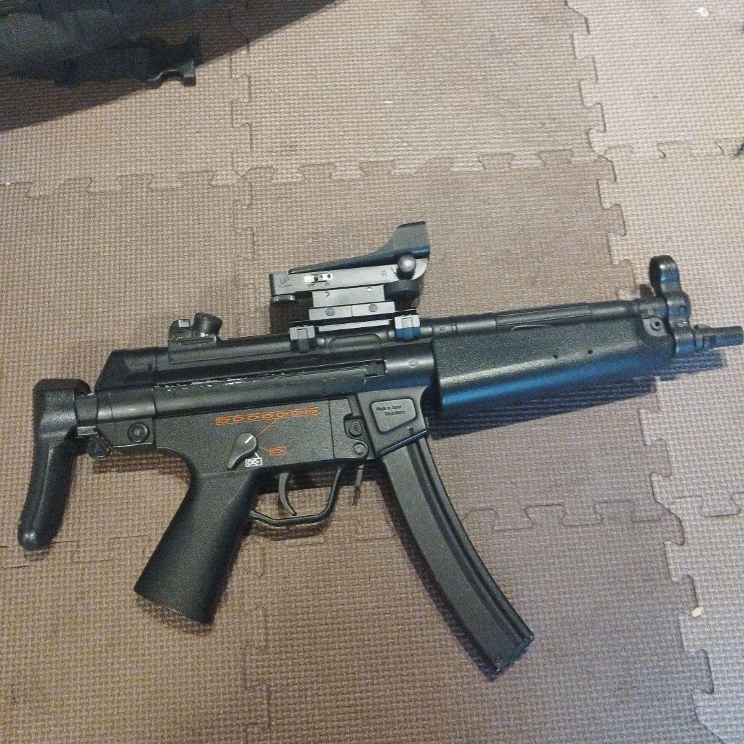 東京マルイ　MP5　ドットサイト、バッテリー、ガスマスク、バッグ付き