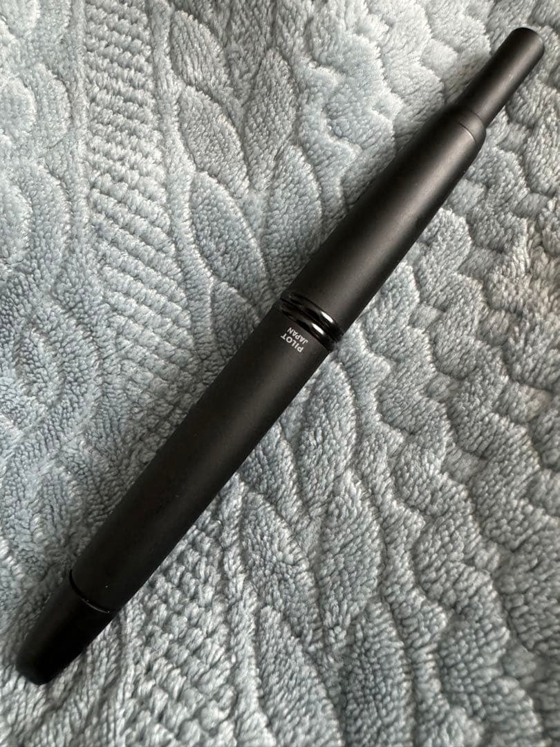 PILOT パイロット キャップレス 万年筆 F 黒マット