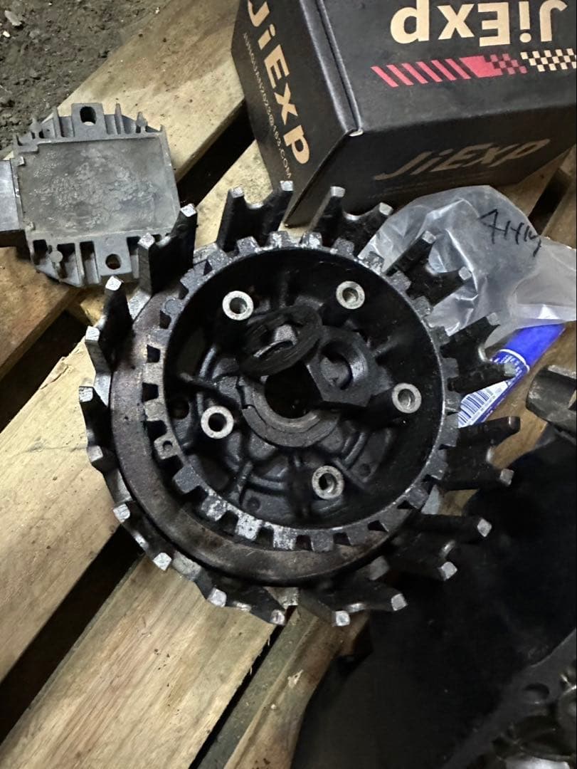 XJR 4HMクラッチハウジング