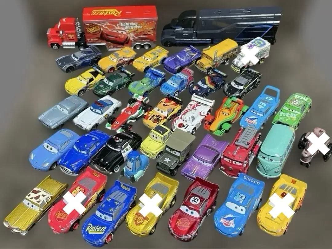 カーズ　トミカ　トレーラー2台含む36台
