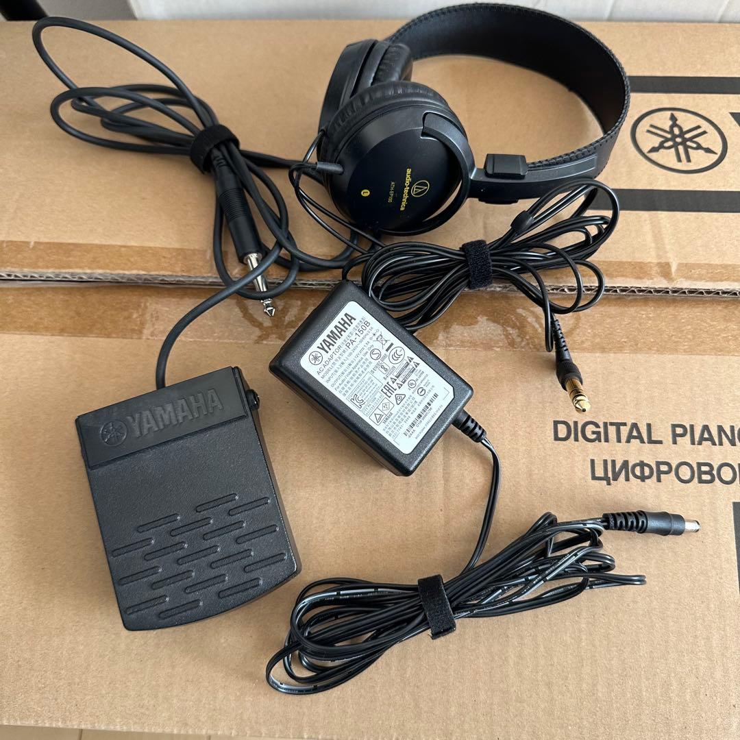 ヤマハ YAMAHA 電子ピアノ P-121B 73鍵盤 ヘッドホンおまけ付き