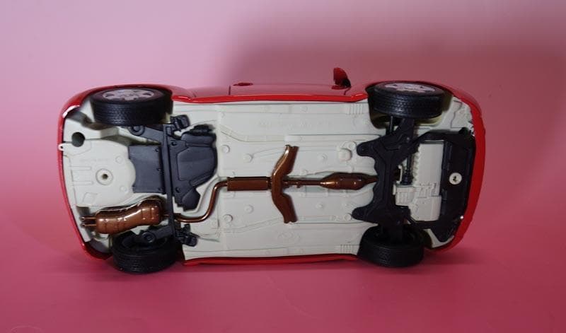 オートアート フォルクスワーゲン ニュービートル 1/18   2011