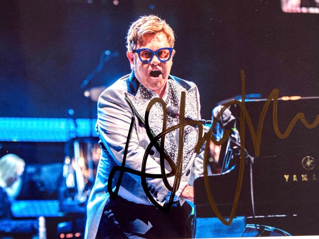 エルトン・ジョン直筆サイン入り2Lサイズ写真…ピアノロック…Elton John