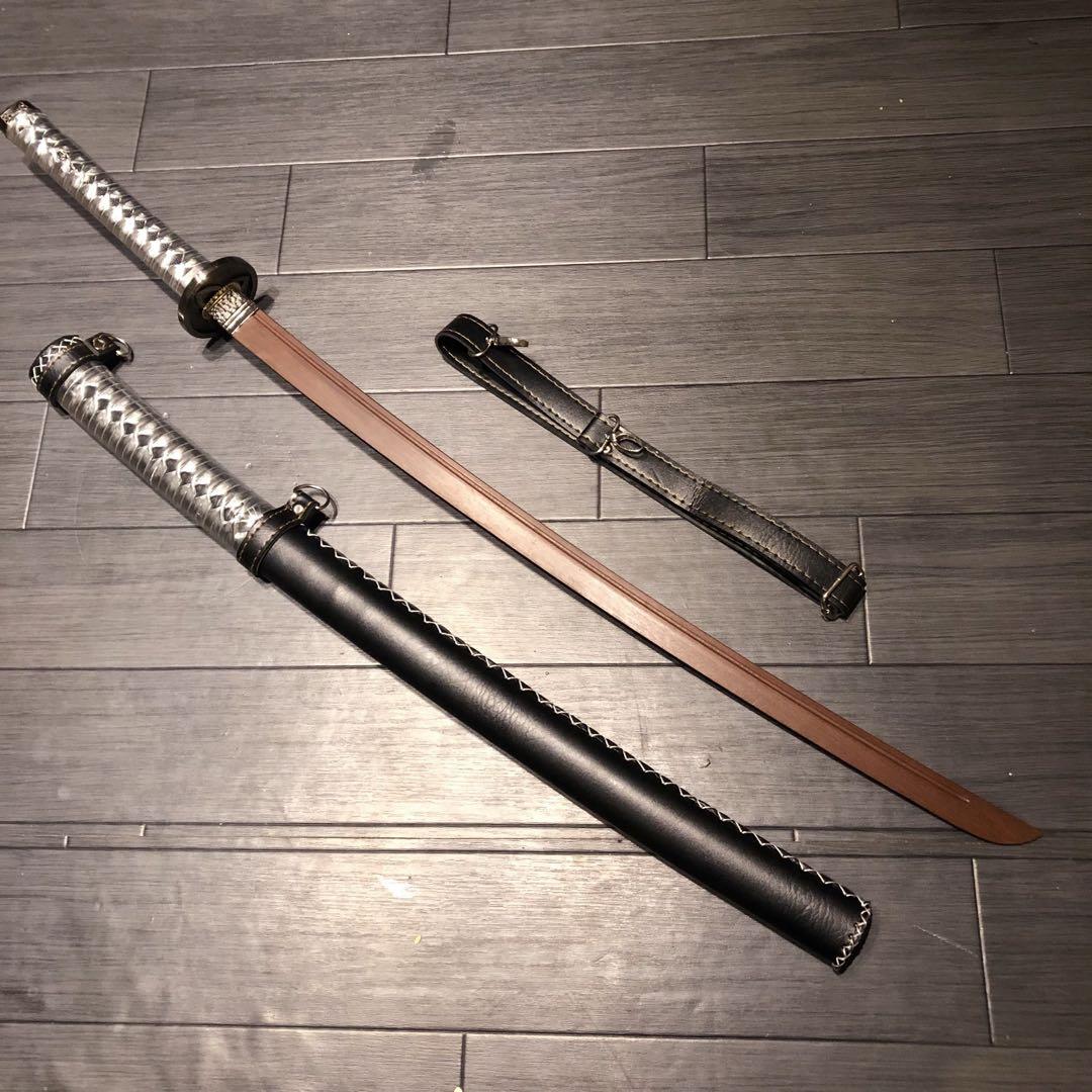 希少品　高級模造刀　ローズウッド　木刀　鞘付き木刀　拵え　高級居合刀　銀拵え