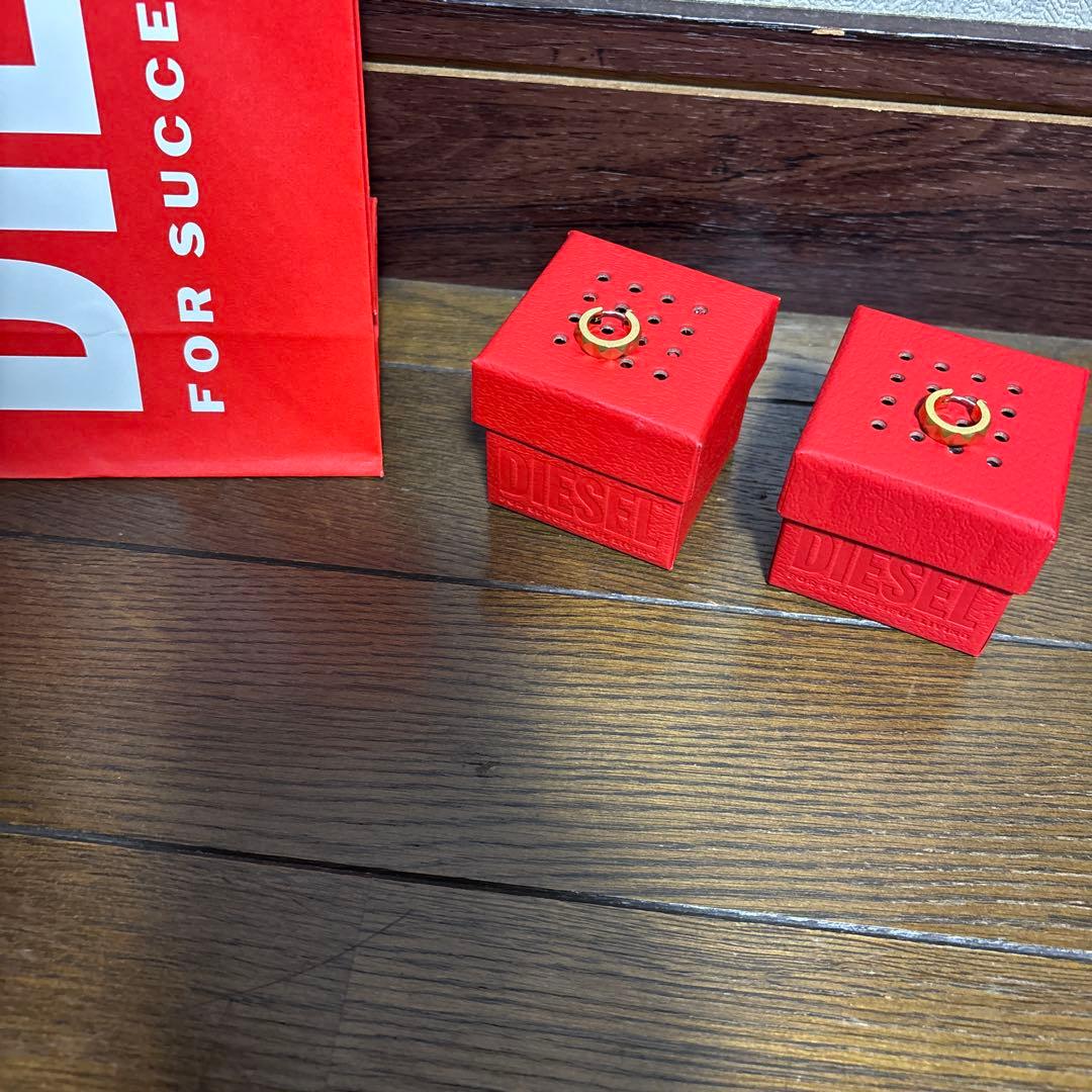 DIESELゴールドピアス両耳セット