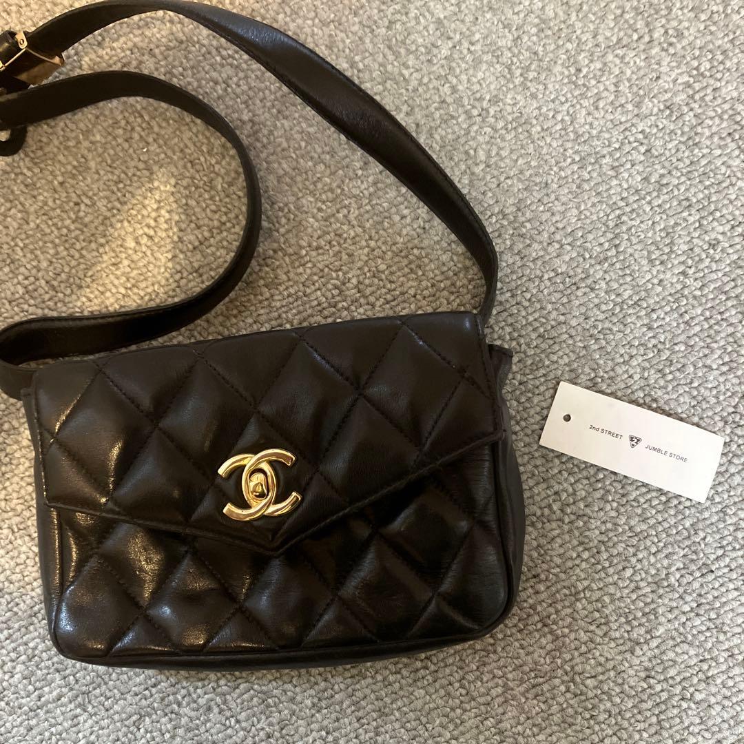 CHANEL ブラック ボディバッグ