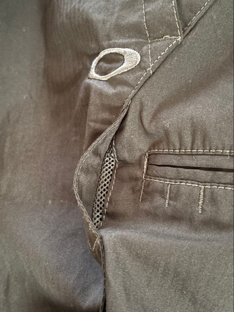 美品✨Oakley オークリー　ゴルフウェア　黒パンツ　スカル刺繍　サイズ33