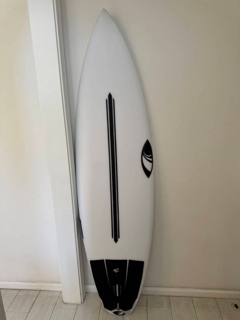 シャープアイサーフボードOKAY長さ5’9幅18.31厚み5.56厚さ23.5L