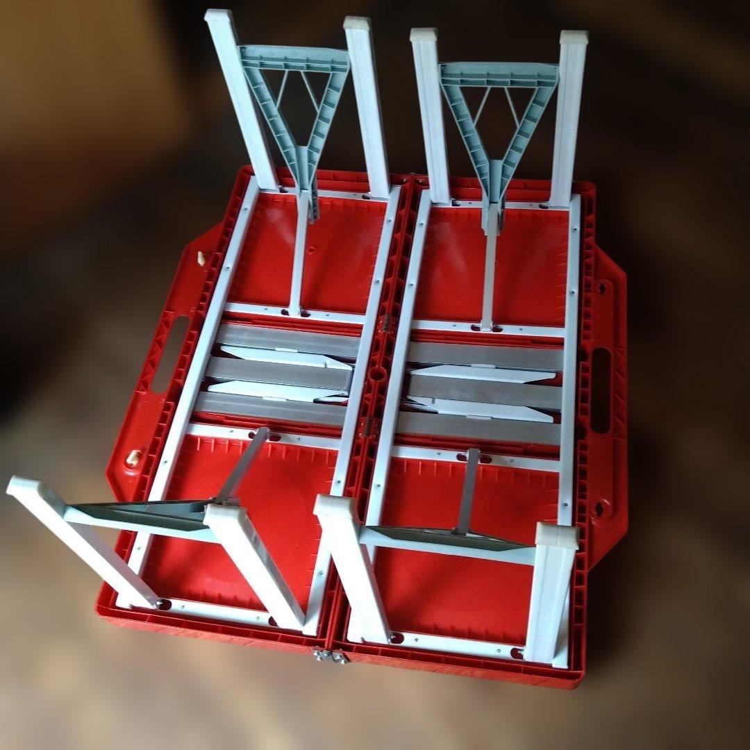 折りたたみ式赤いトラベルテーブル、椅子4人