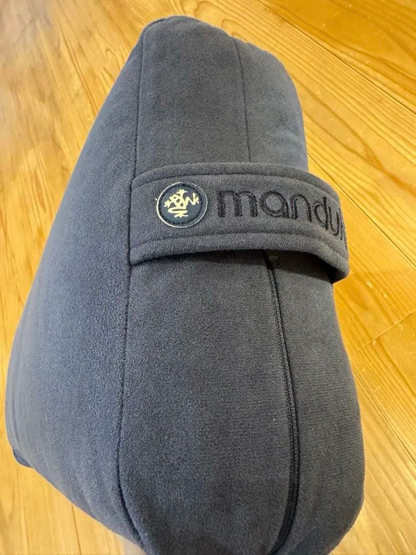 Manduka enlight マンドゥカ　ボルスター　ミッドナイト