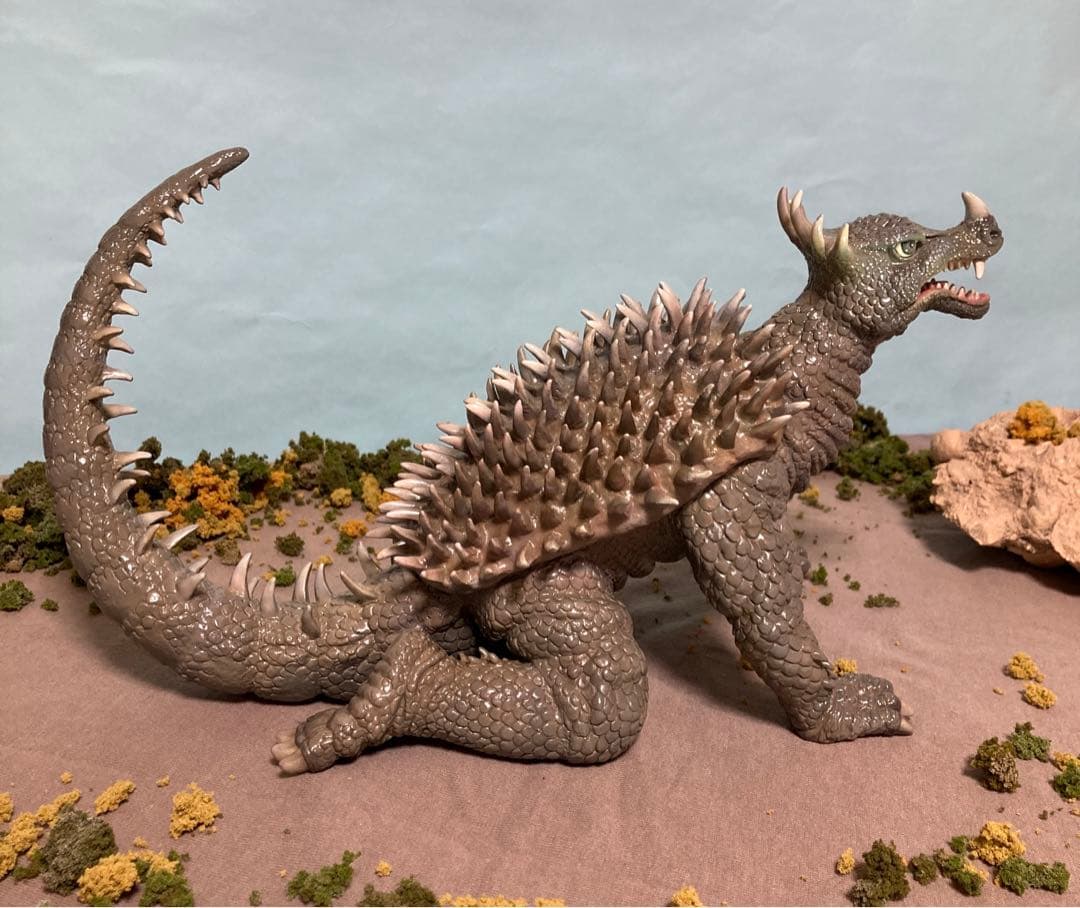 アンギラス　マーミットソフビ　組み立て完成品　カスタム・塗装済み