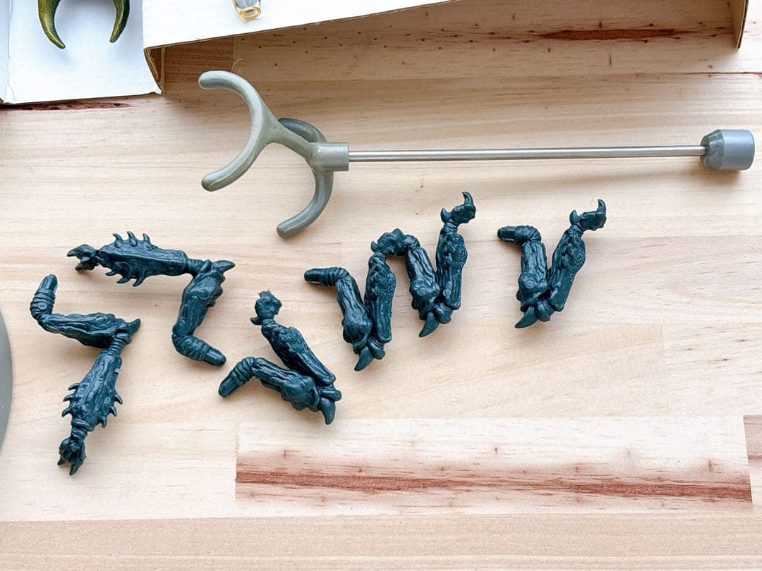 「ゴジラＶＳモスラ」リアル彩色フィギュア・バトラ