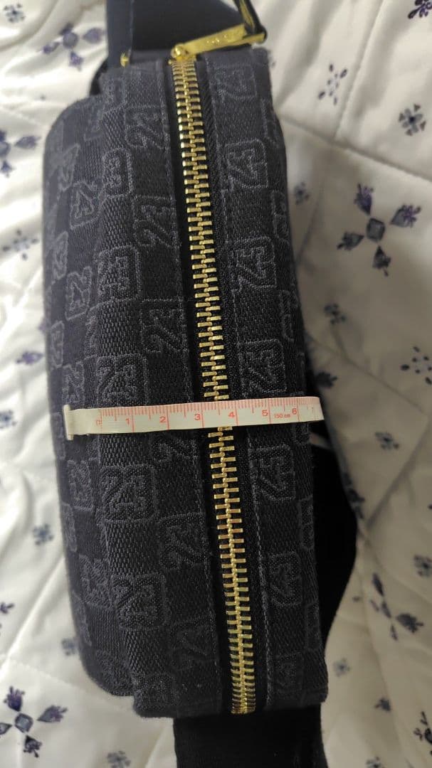 【ugosさん専用】Jordan ショルダーバッグ ブラック×ゴールド 23