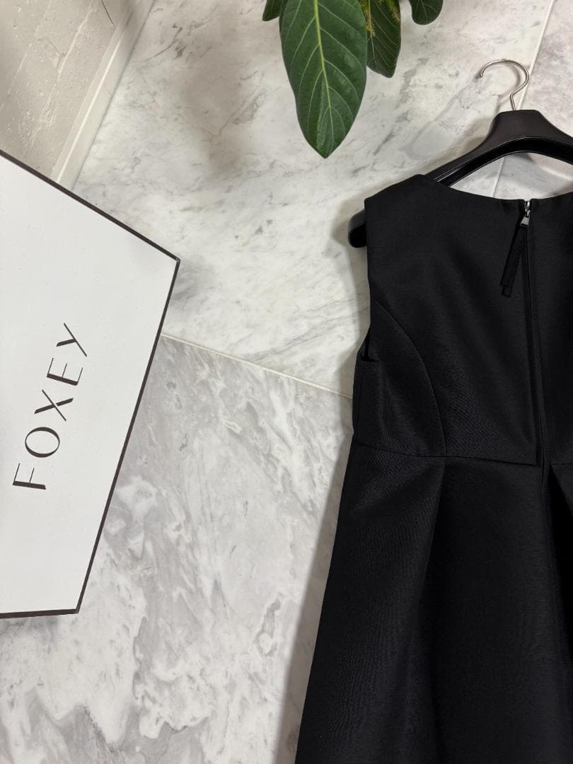 新品同様★【定価：￥138,600】★近年★FOXEY/フォクシー ギモーヴ38