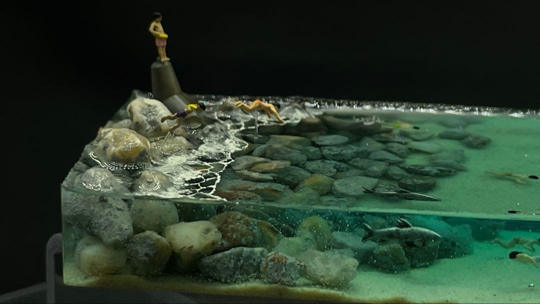 清流で泳ぐ子供たち　ジオラマ