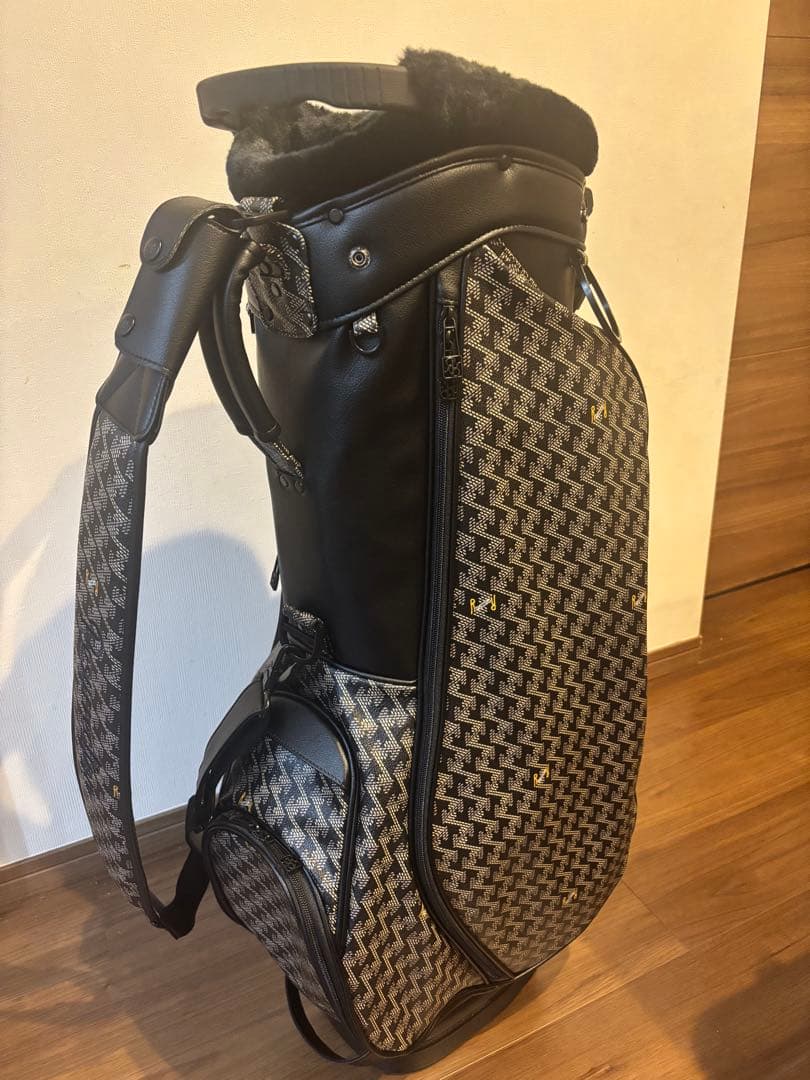 レザレクション　パーヴォー No.4 / モノブラック