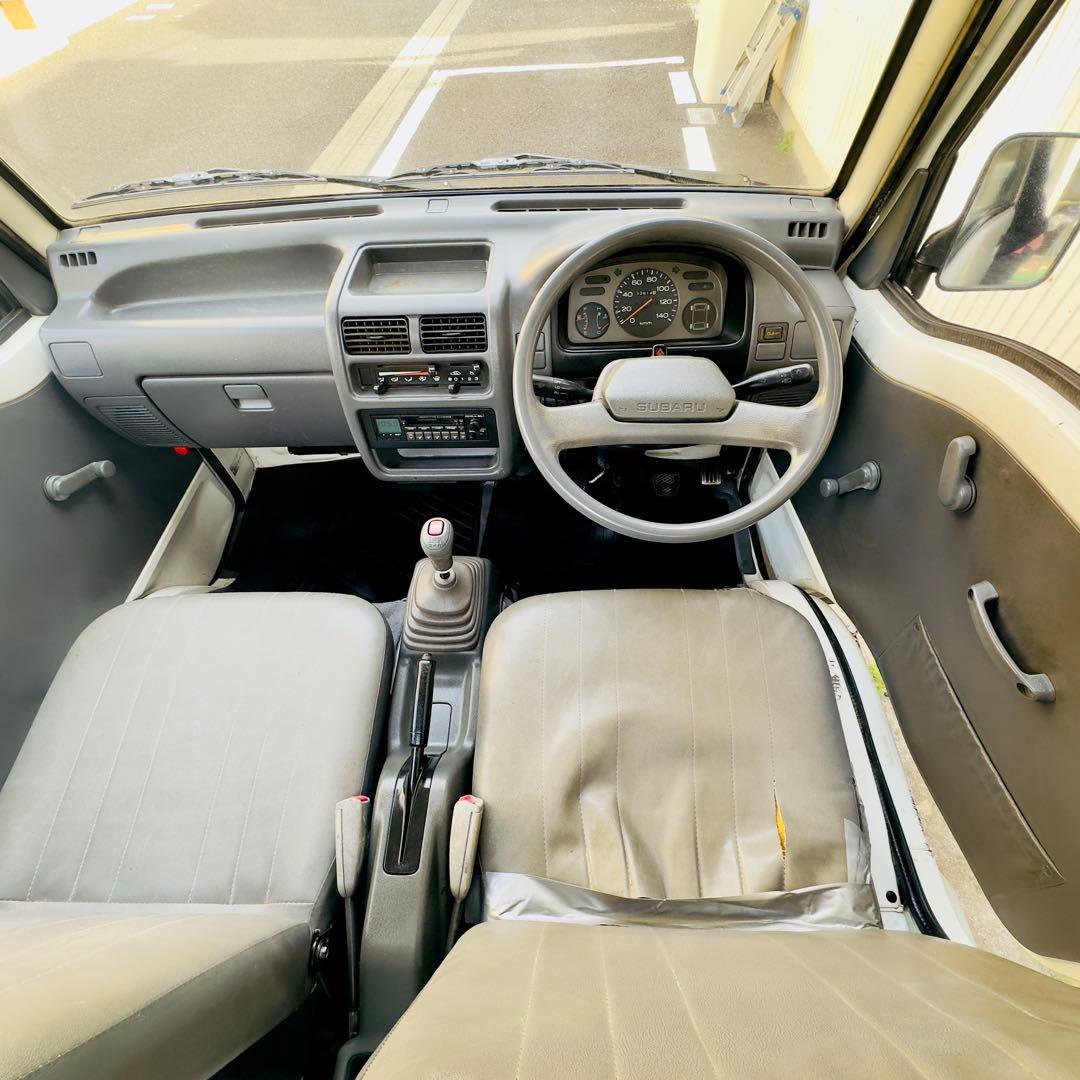 サンバーダンプ4WD、5速マニュアル、ELシフト、車検2年、走行3万キロ。