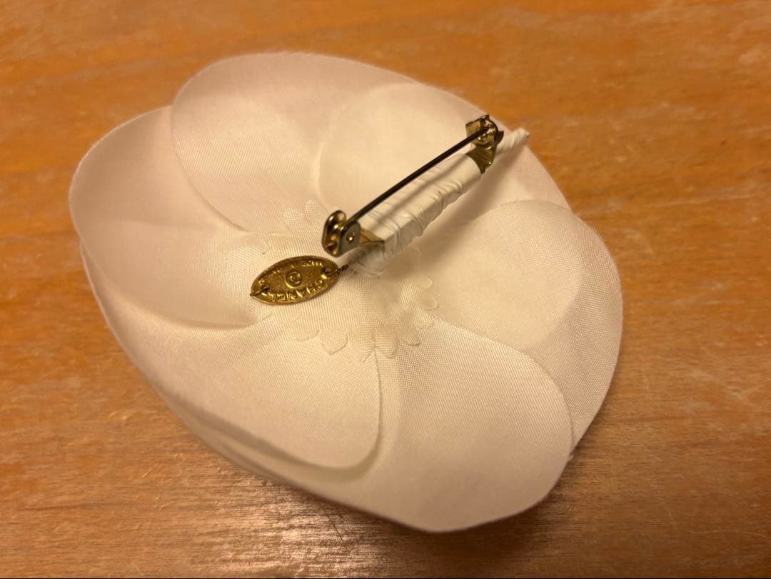 CHANEL シャネル カメリア コサージュ ブローチ 白