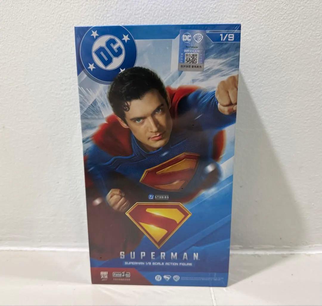 SUPERMAN 1/9 スケール アクションフィギュア デラックスバージョン