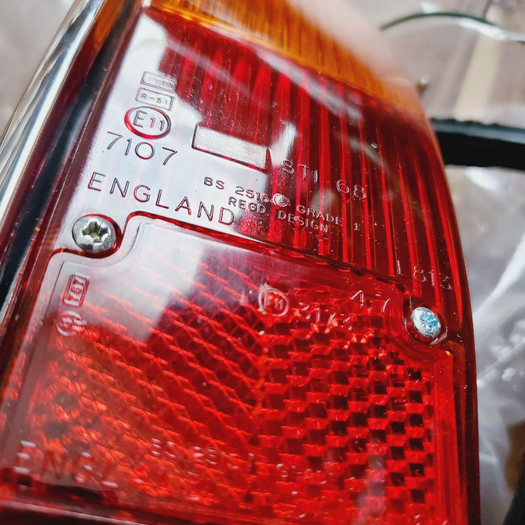 ローバーミニ MK2 用 右側用 テールランプ アッシュ ゴムパッキン付き 新品