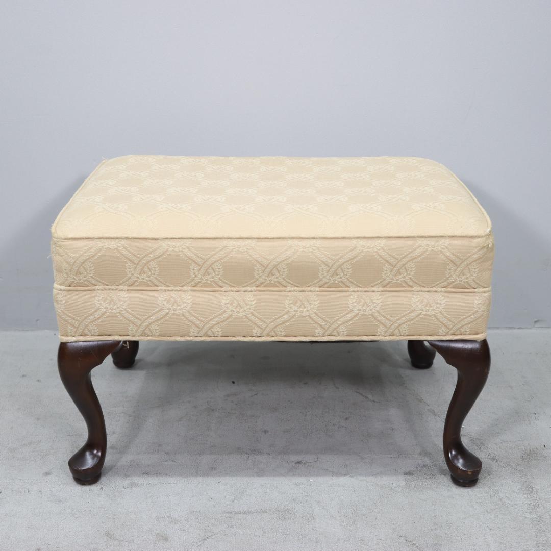 イーセンアーレン ウイングバックソファ オットマン アメリカ