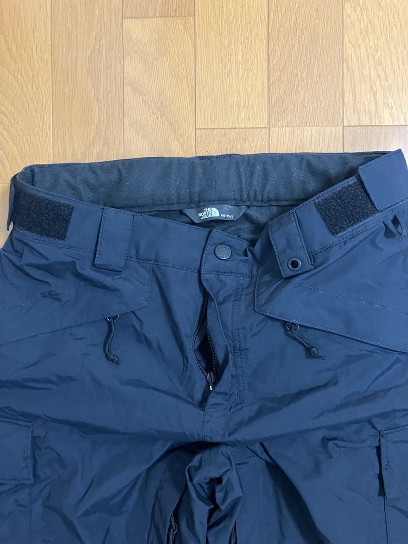ＴＨＥ ＮＯＲＴＨ　ＦＡＣＥ　ノースフェイス上下スキースノボウェア　おまけ付き